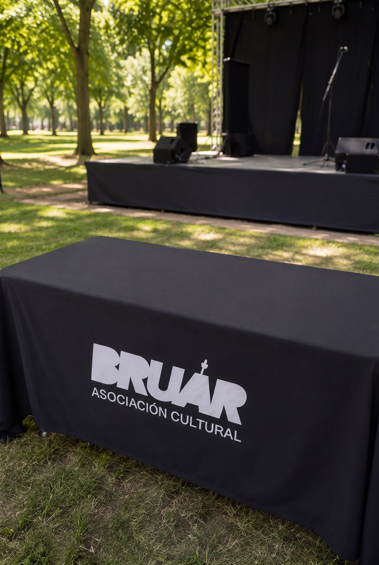 BRUAR — Expositor