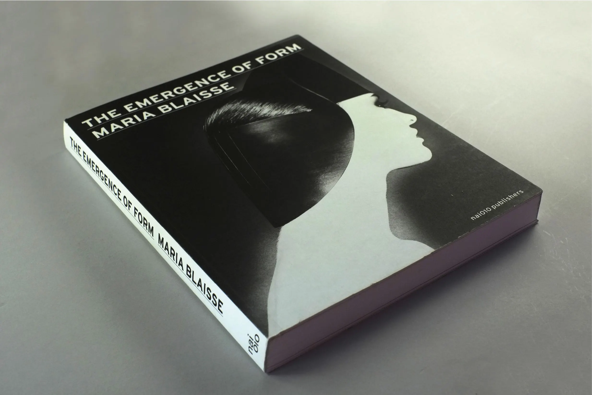 Hardcover book The Emergence of Form, Maria Blaisse, with a black and white profile on the cover